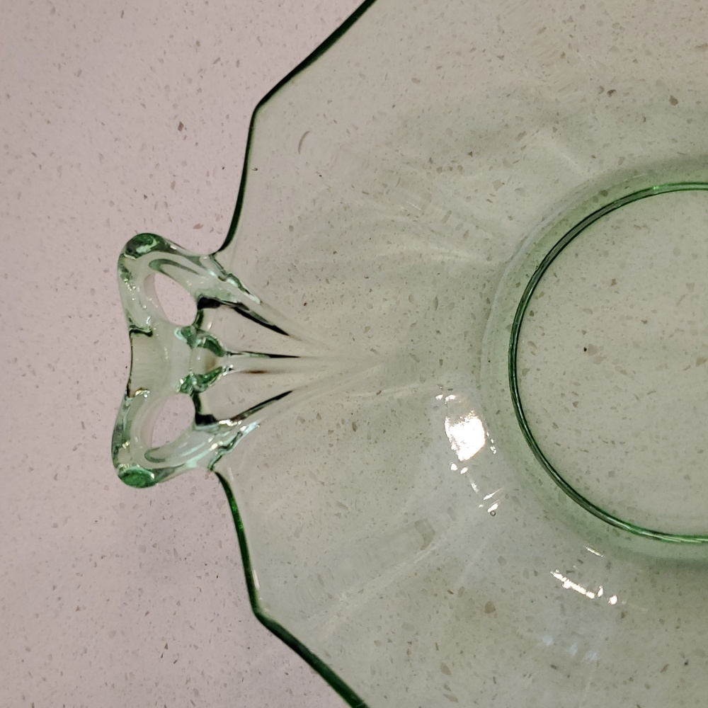 Fostoria Fairfax Uranium Green Bow Handle Depression Glass Candy Bowl - Picture 4 of 6